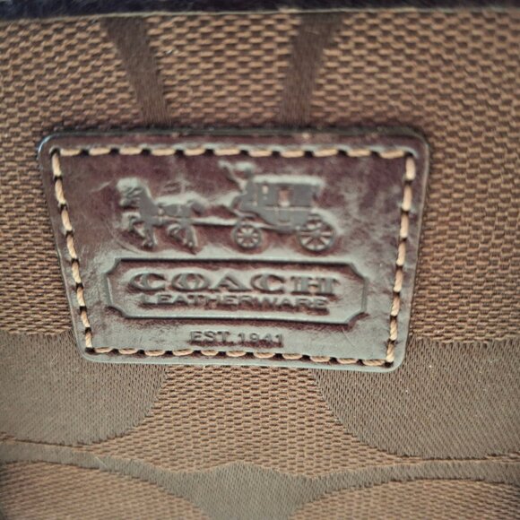 RARE (Like New) Vintage Signature Carly Chocolate Brown C Double Buckle Wallet - Picture 9 of 9